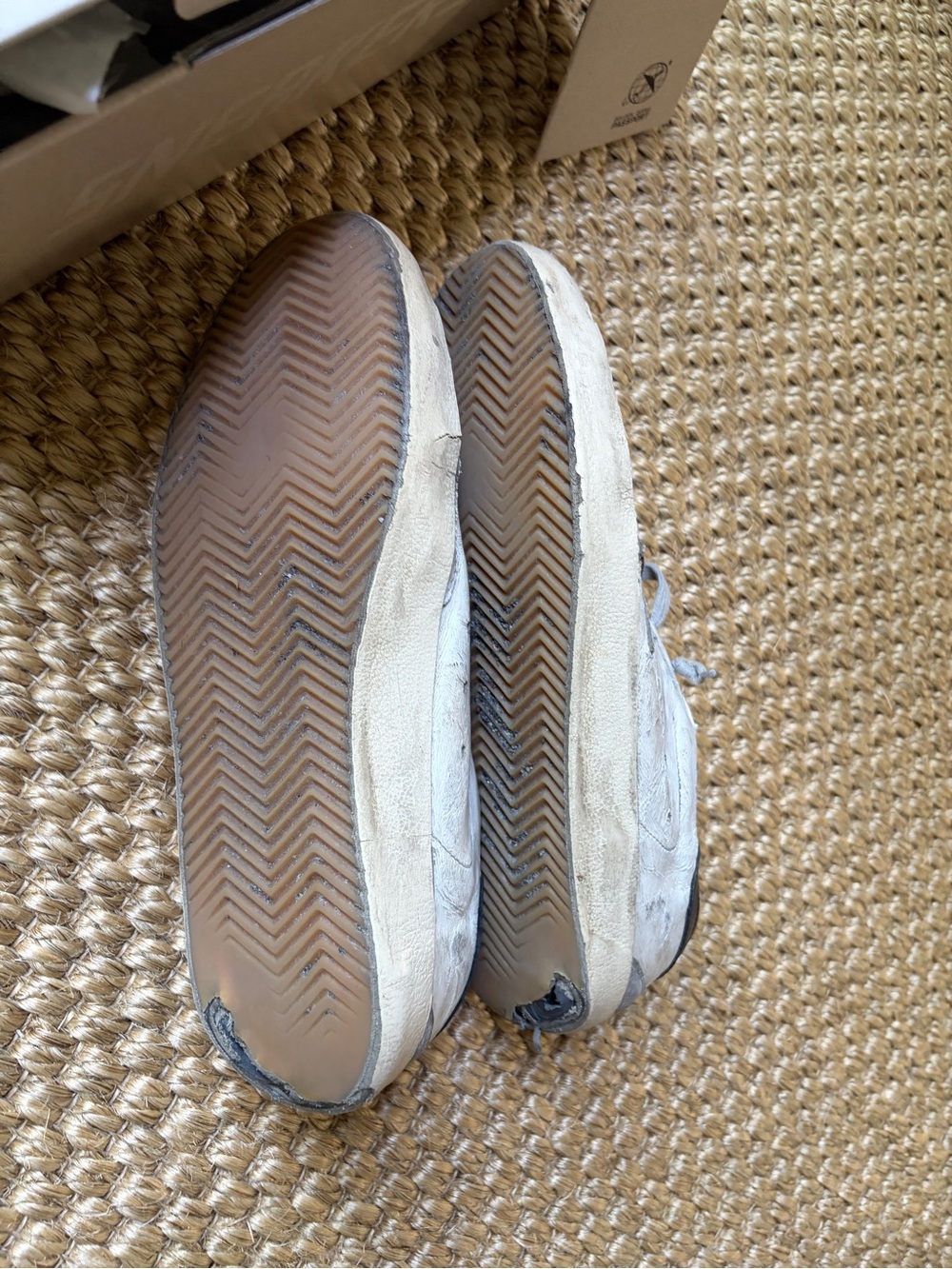 Golden Goose White Leather Low-Top Sneakers with Gray Star and Black Heel - Picture 4 of 5
